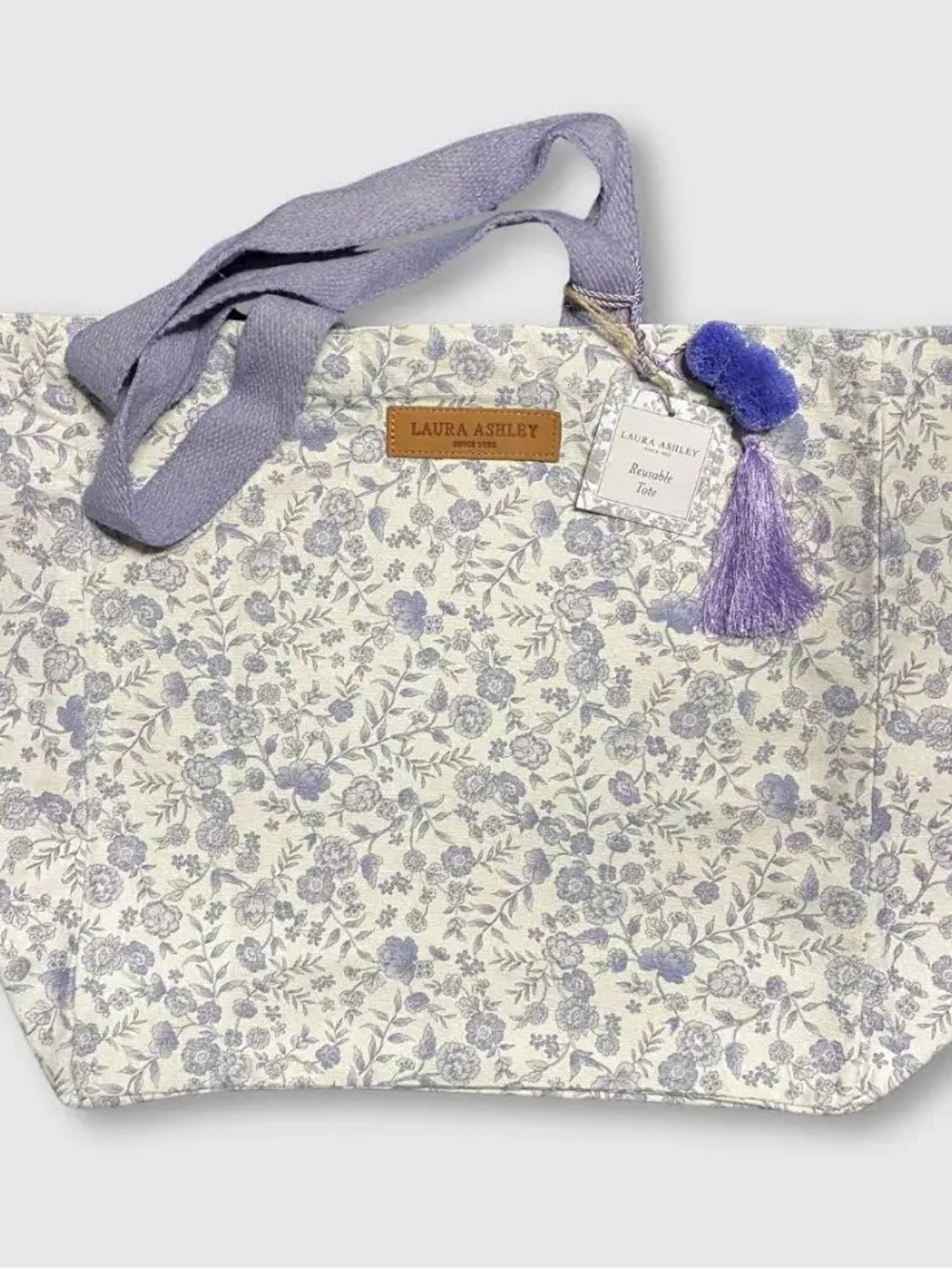 LAURA ASHLEY Vintage Lavender Floral Canvas Tote-Lav/Wht-Size L(COMES W/TASSLE)